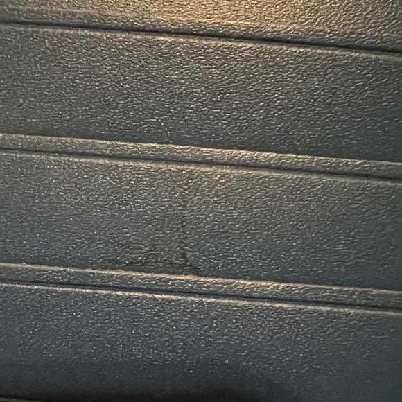 AUTHENTIC CHANEL YEN WALLET PATENT LEATHER LAMBSKIN W/ SILVER HARDWARE & DUSTBAG - Picture 9 of 11